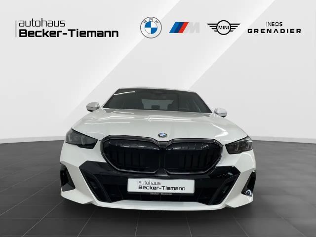 BMW 520 520d M-Sport Sedan