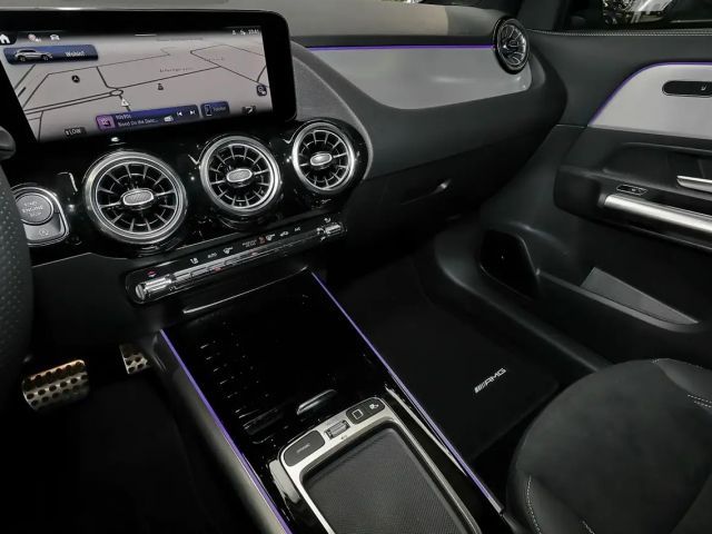 Mercedes-Benz GLA 200 AMG Line