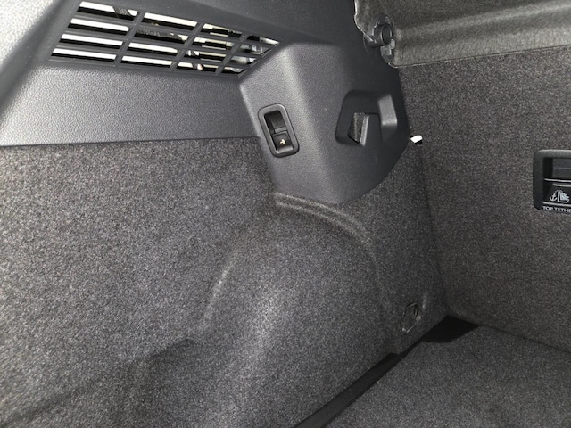 Volkswagen Golf 1.5 eTSI DSG R-Line