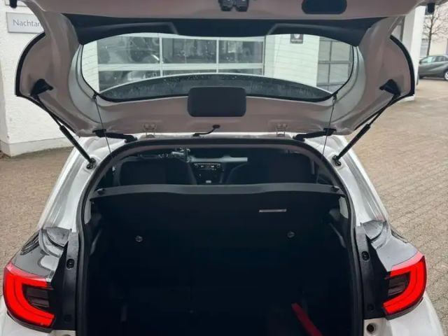 Toyota Yaris Hatchback Hybride Team D