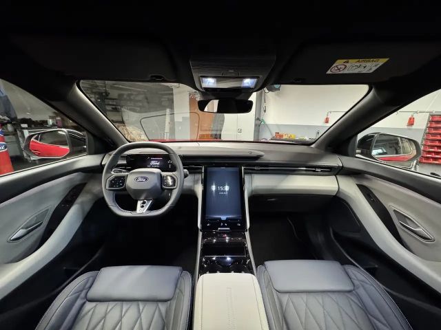 Ford Capri Premium RWD