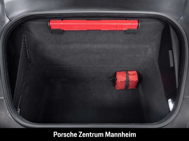 Porsche 992 Carrera Coupé GTS