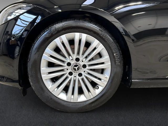 Mercedes-Benz C 200 AVANTGARDE Sedan
