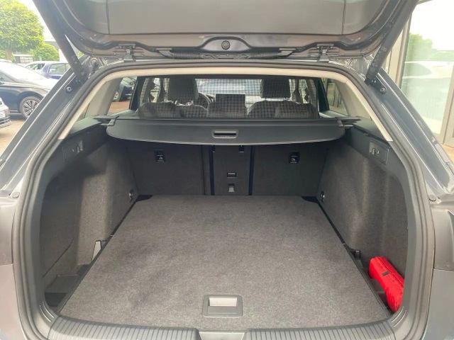 Volkswagen Golf 1.5 eTSI DSG Golf VIII Variant