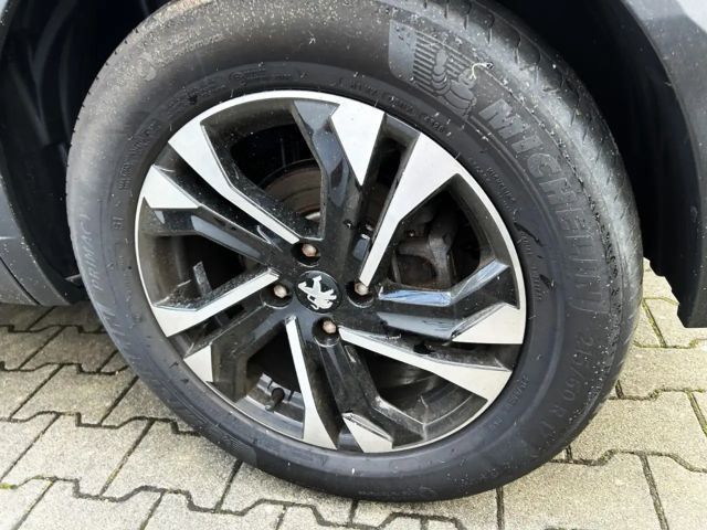 Peugeot E-2008 Allure Pack