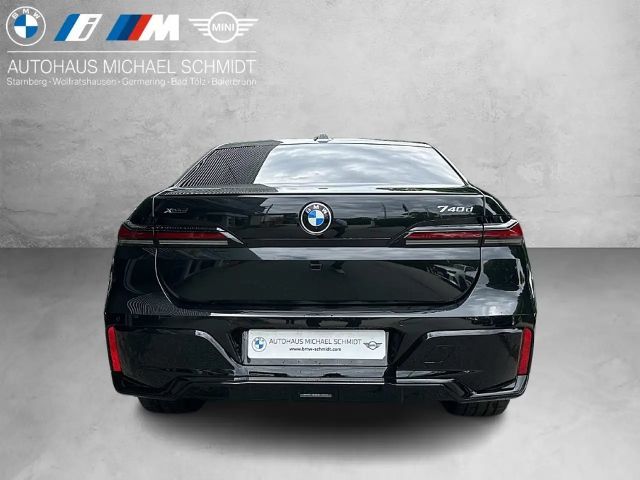 BMW 740 740d M-Sport Sedan xDrive