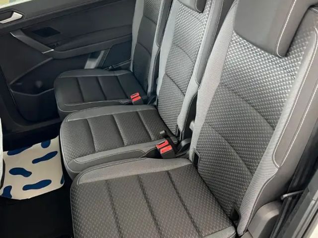 Volkswagen Touran IQ.Drive R-Line