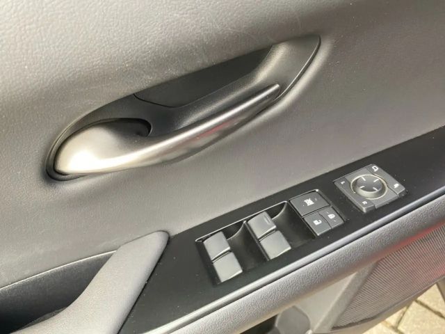 Lexus UX 250h Style Edition