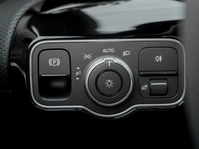 Mercedes-Benz CLA 180 AMG Line Coupé