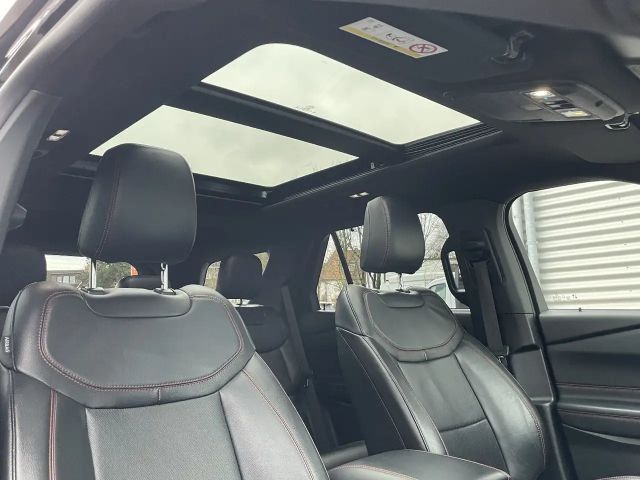 Ford Explorer ST Line