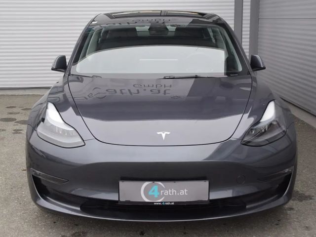 Tesla Model 3 AWD Long Range