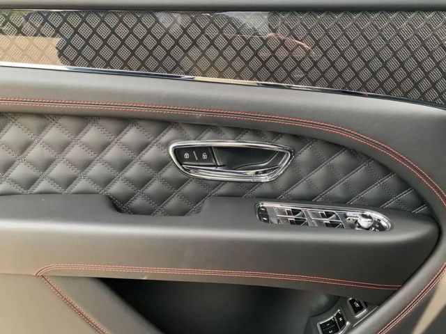 Bentley Bentayga V8