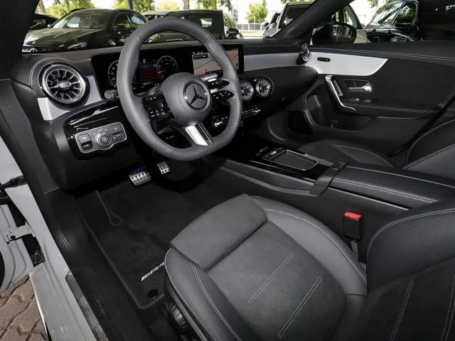 Mercedes-Benz CLA 200 AMG Line Coupé