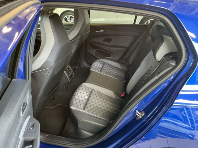 Volkswagen Golf 1.5 eTSI DSG Golf VIII R-Line