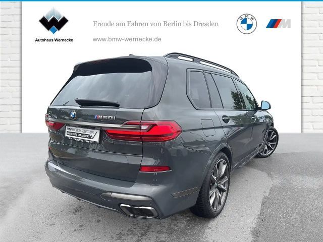 BMW X7 M50i