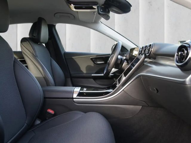 Mercedes-Benz C 180 AVANTGARDE Sedan