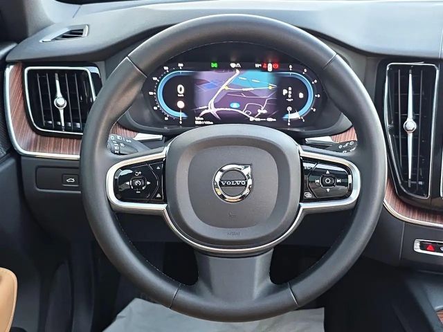 Volvo XC60 AWD Dark Plus