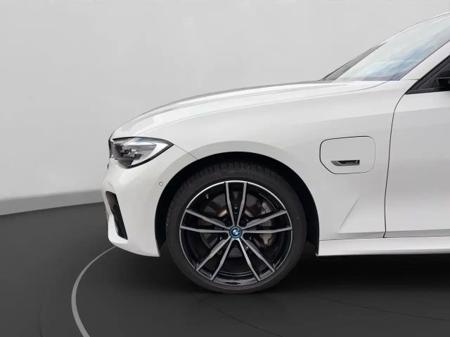 BMW 330 330e M-Sport Touring