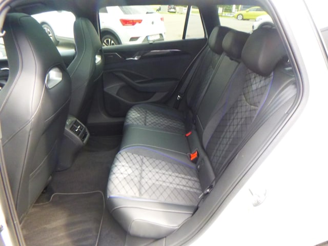 Volkswagen Passat DSG R-Line