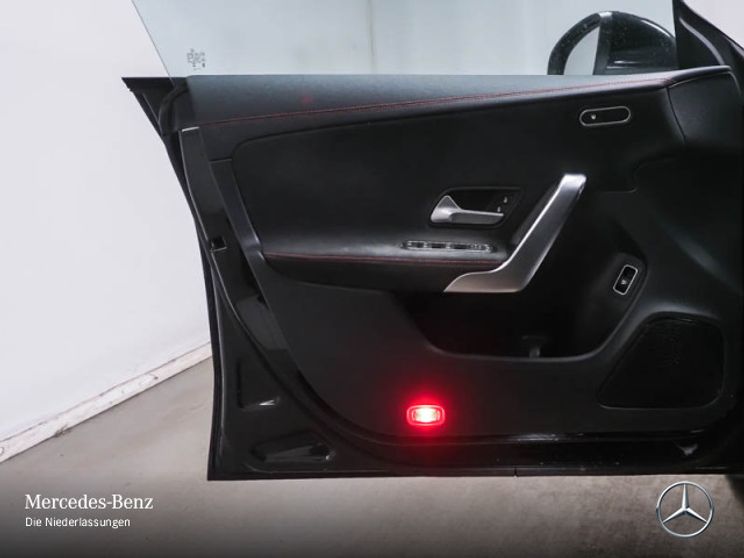 Mercedes-Benz CLA 200 AMG Line Shooting Brake