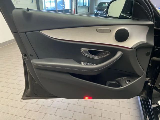 Mercedes-Benz E 220 AVANTGARDE