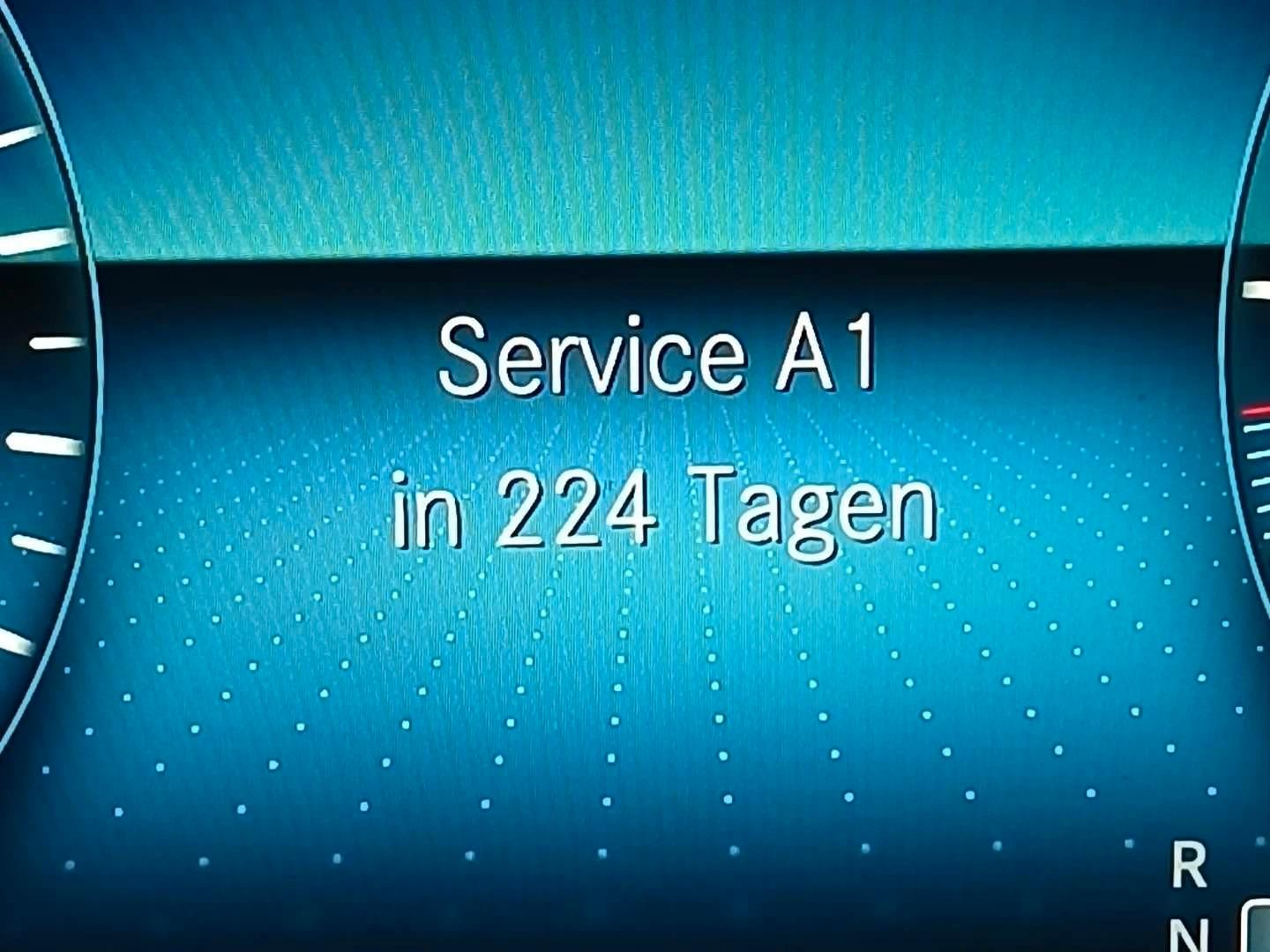 Mercedes-Benz E 220 Sedan