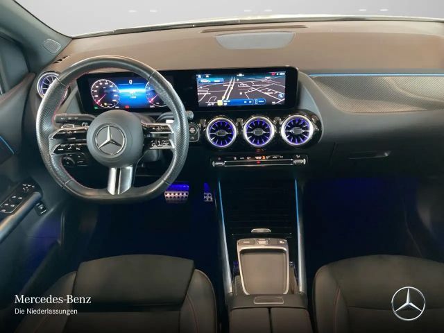 Mercedes-Benz B 200 AMG Line Sedan