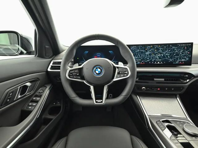 BMW 330 330e M-Sport xDrive