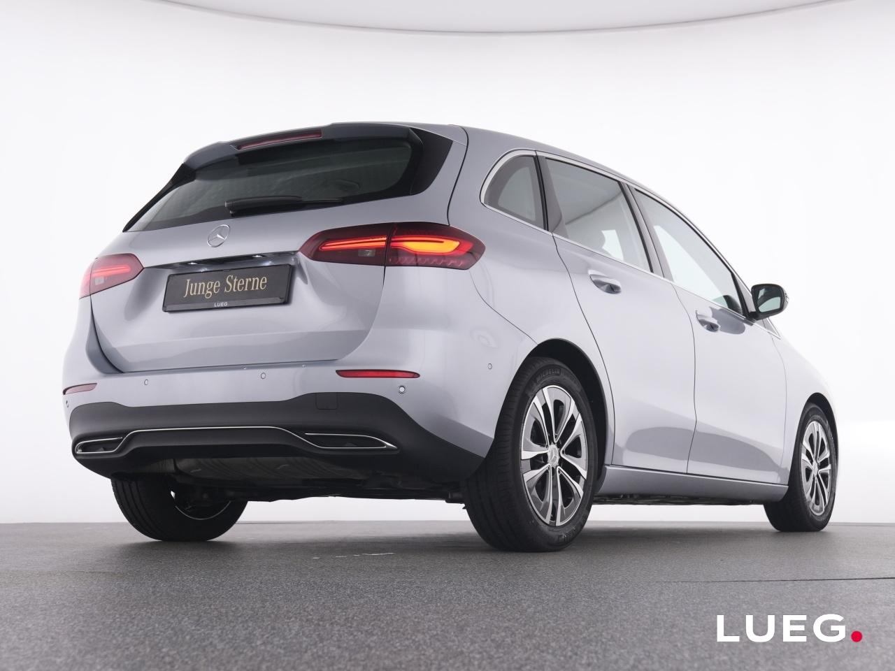 Mercedes-Benz B 180 Progressive Sedan