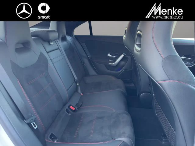 Mercedes-Benz CLA 200 AMG Line Coupé