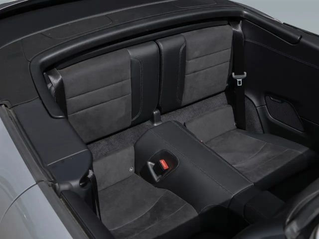 Porsche 992 4 Cabrio Carrera GTS