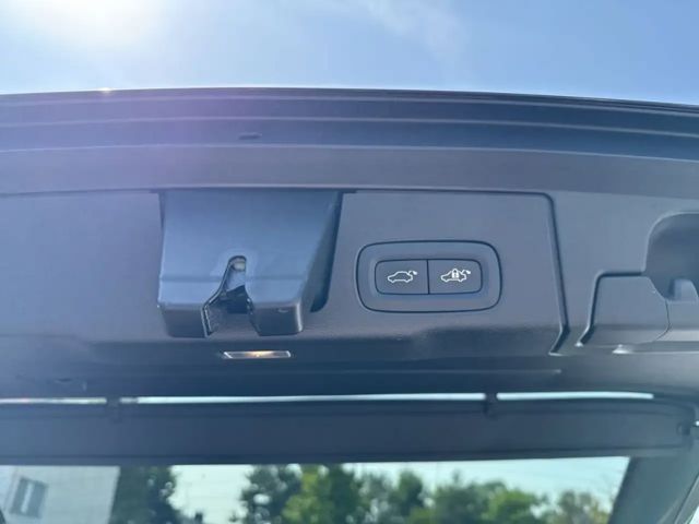 Volvo XC60 Dark Plus