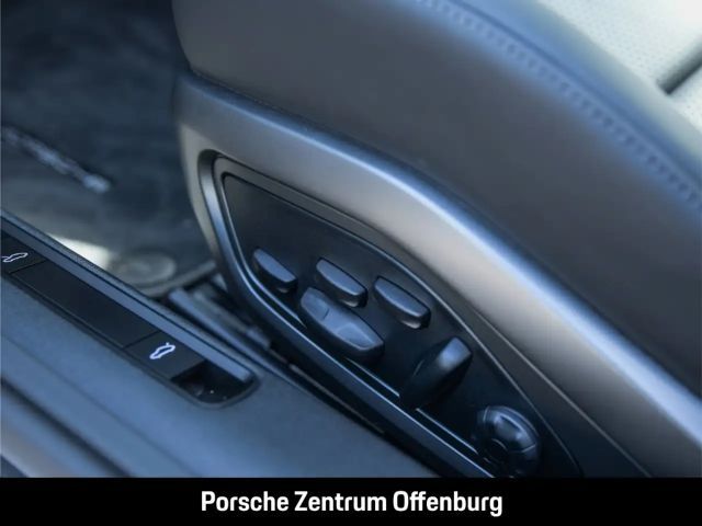 Porsche 992 4 Coupé Targa