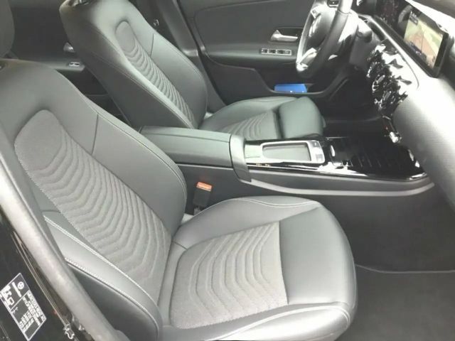 Mercedes-Benz A 180 AUT DynLicht Fernlichtass. Kam. KlimaA LED