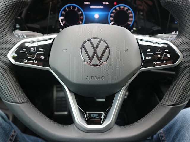 Volkswagen Golf R-Line Variant