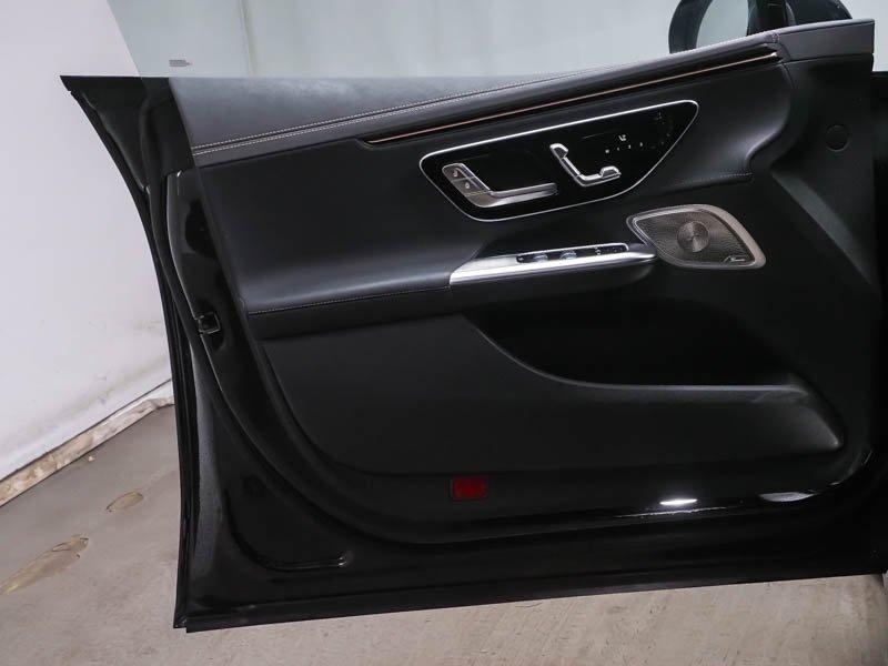 Mercedes-Benz EQE 300 AMG Line Sedan