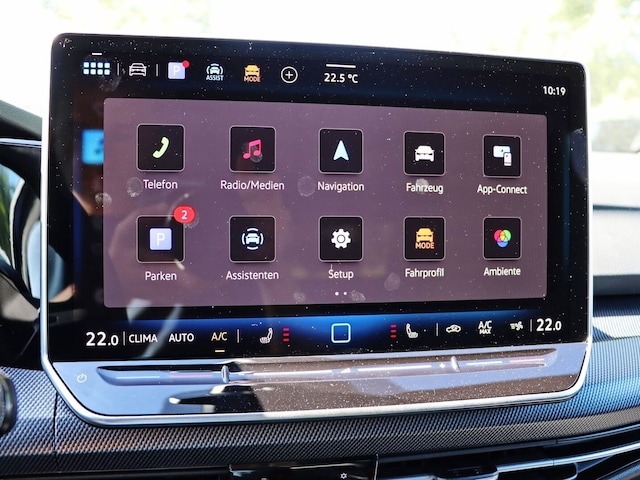 Volkswagen Golf 1.5 eTSI DSG Plus R-Line