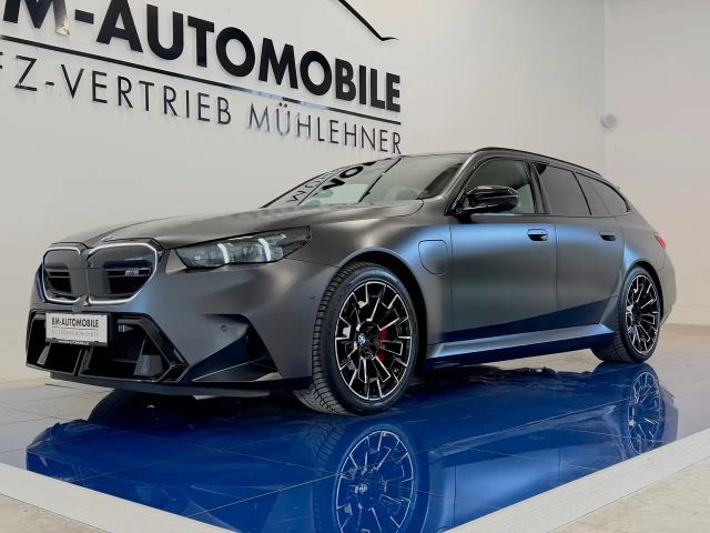 BMW M5 Touring,FrozenMatt,AHK,Panorama,B&W,Leasing,neu