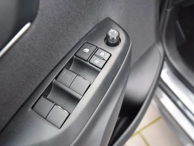 Toyota Yaris Club Hatchback