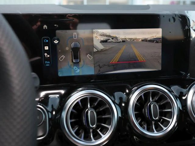 Mercedes-Benz GLA 200 AMG Line