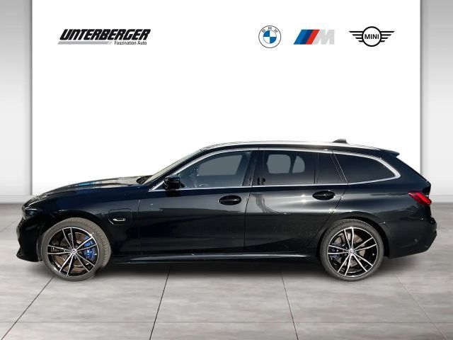 BMW 330 330e M-Sport xDrive