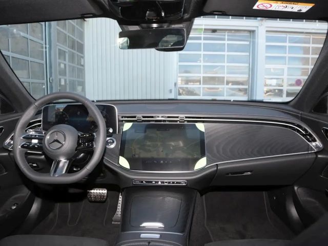 Mercedes-Benz E 220 AMG Line E 220 d Sedan