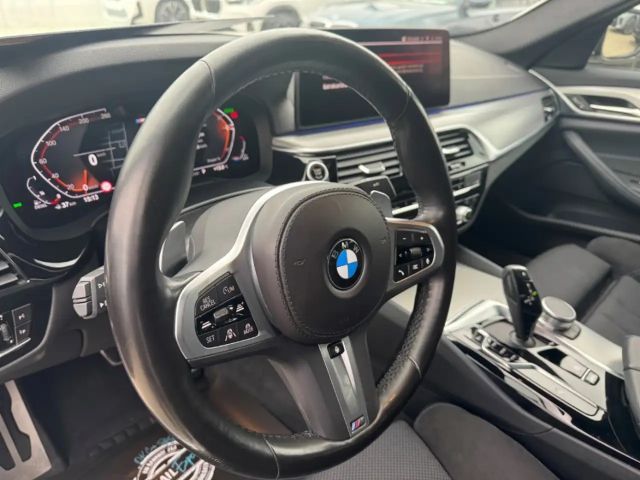 BMW 520 520d M-Sport Sedan xDrive