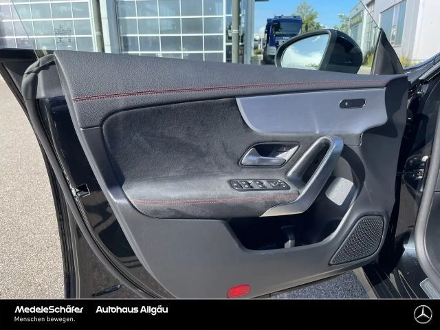 Mercedes-Benz CLA 200 AMG Line Shooting Brake