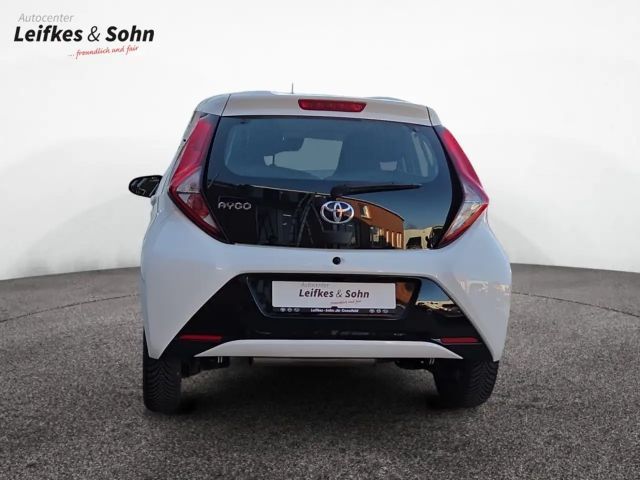 Toyota Aygo X Play Team D