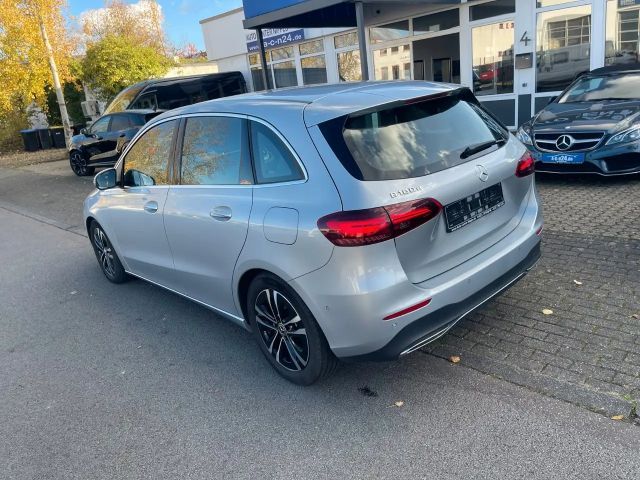 Mercedes-Benz B 180 B 180 d