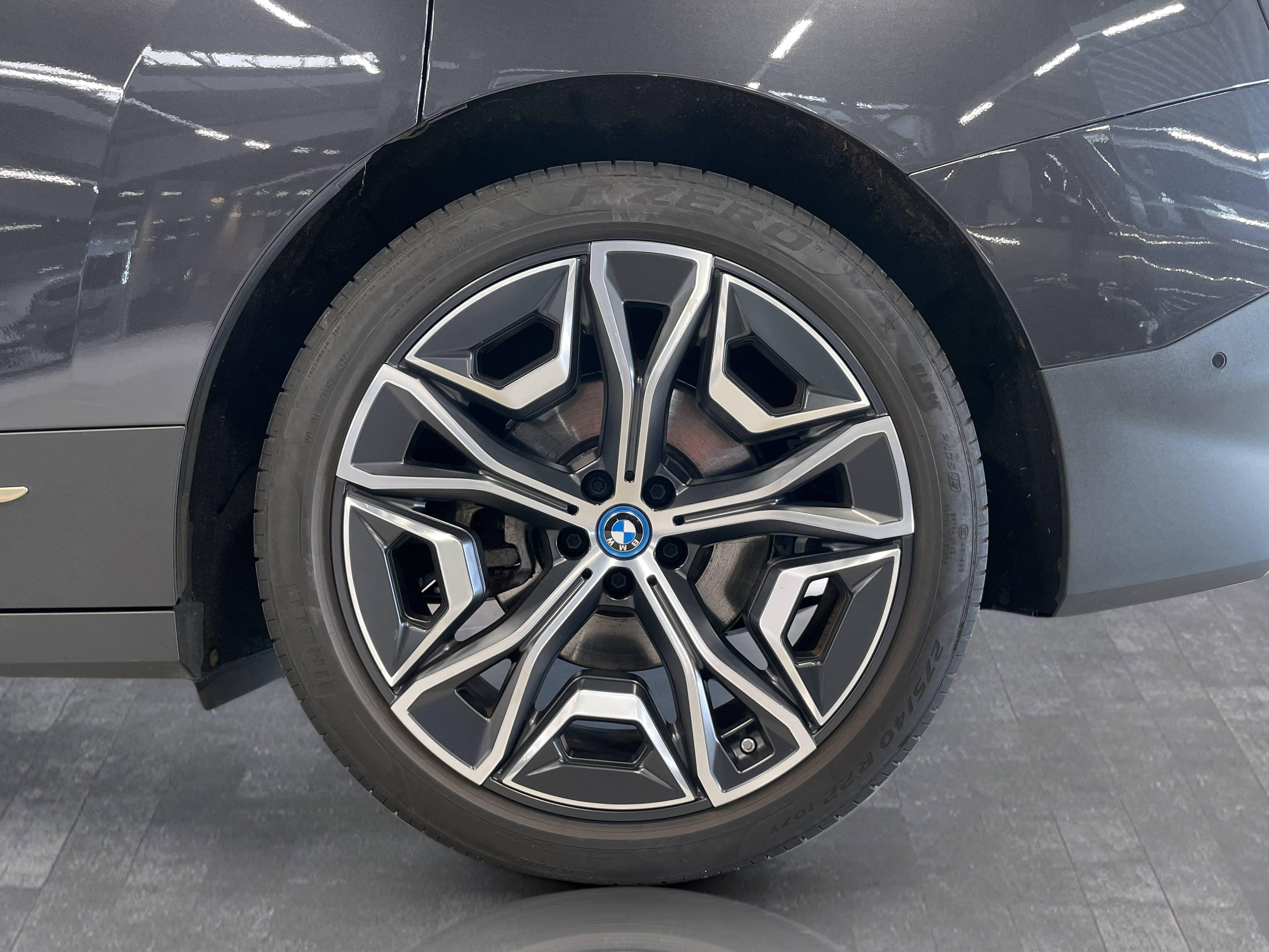 BMW iX xDrive40