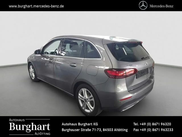 Mercedes-Benz B 200 Progressive Sedan
