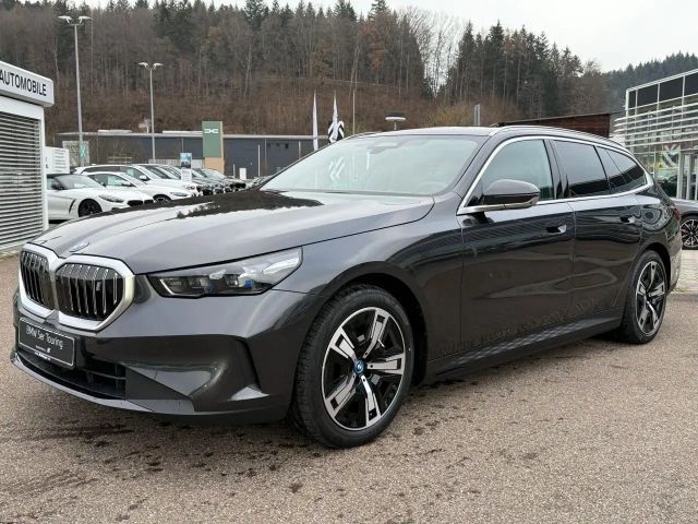 BMW i5 e40 T. HUD ACC SuView.Sitzbel.LiveProf.AHK19"