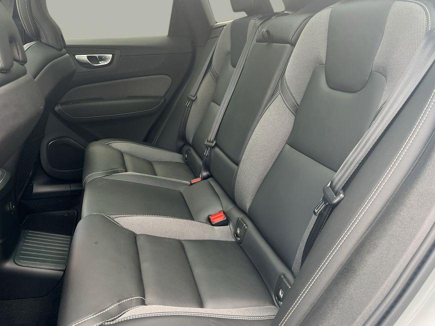 Volvo XC60 AWD Dark Plus T6